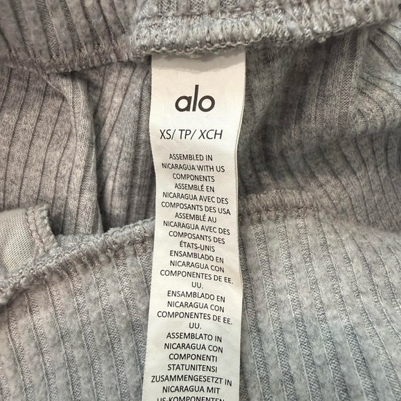 Alo Yoga Muse Sweatpants - Picture 10 of 10